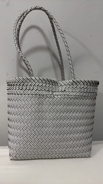 【日本でもブーム到来！？】マレーシアのPPバンドのかごバッグ