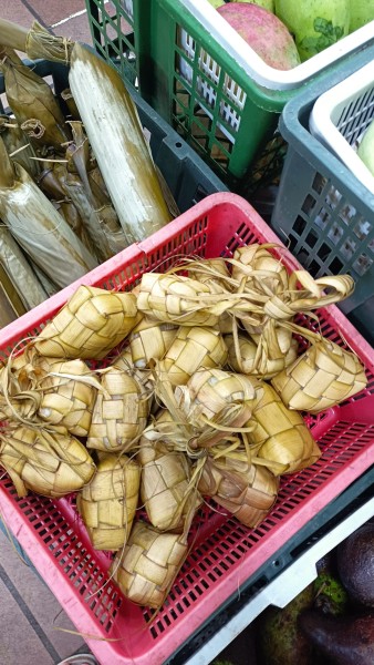 【マレーシア文化体験！】四角いごはん「クトゥパ」作りを体験しました！