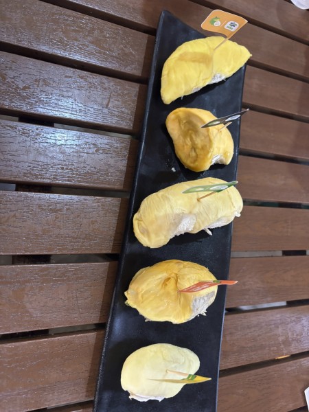 【ドリアンBBパーク】５種類のドリアンを食べ比べ！
