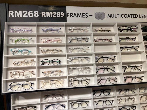 【MM2H移住者必見！】スンガイワンでメガネを作ってみた！