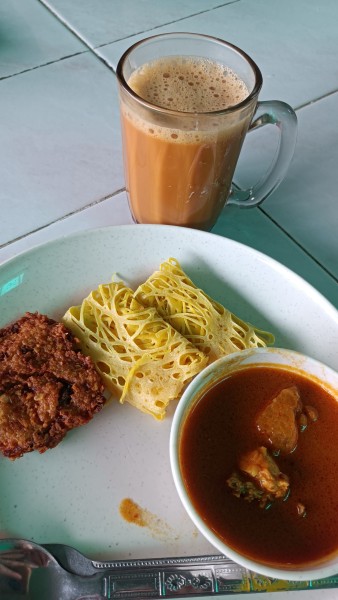 【ロティジャラ】見た目は不思議、味は優しいマレーシアのクレープ